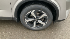 Nissan Qashqai 1.3 DiG-T MH N-Connecta 5dr Petrol Hatchback